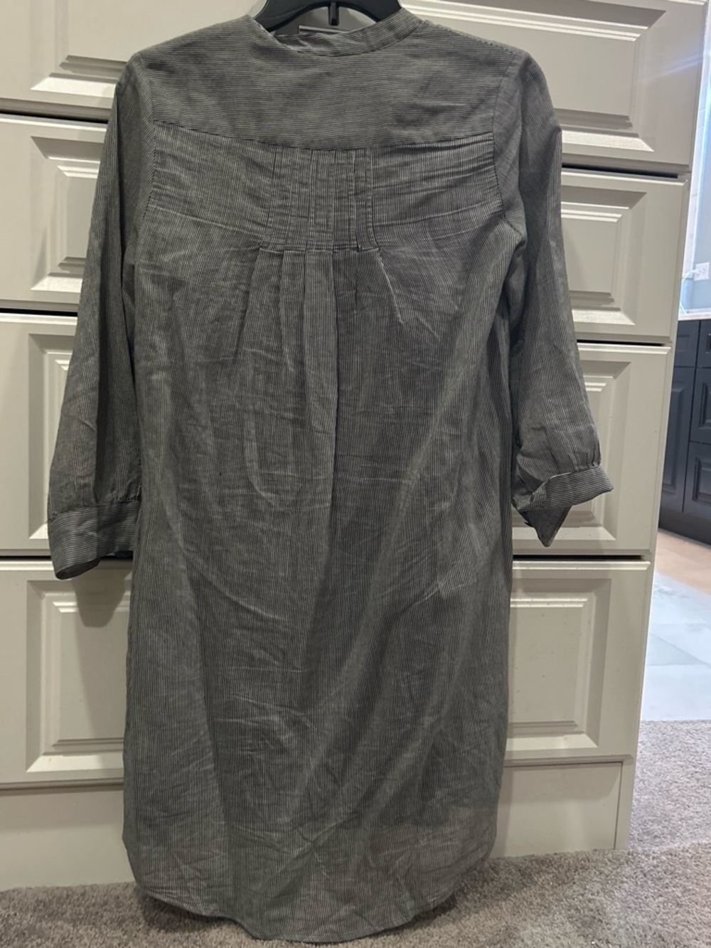 Twelfth Street by Cynthia Vincent Gray Long-Sleeve Shift Dress